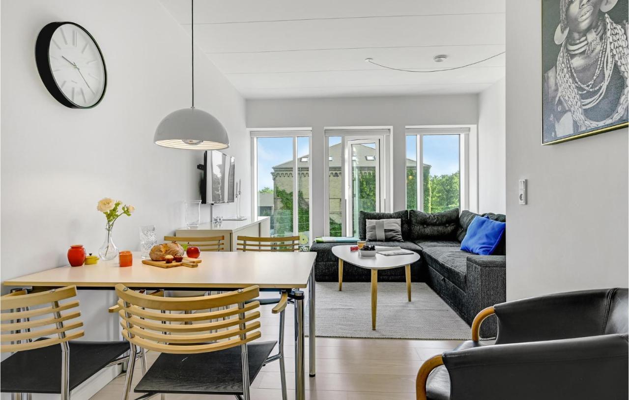 Gorgeous Apartment In Aarhus C With Wifi ภายนอก รูปภาพ